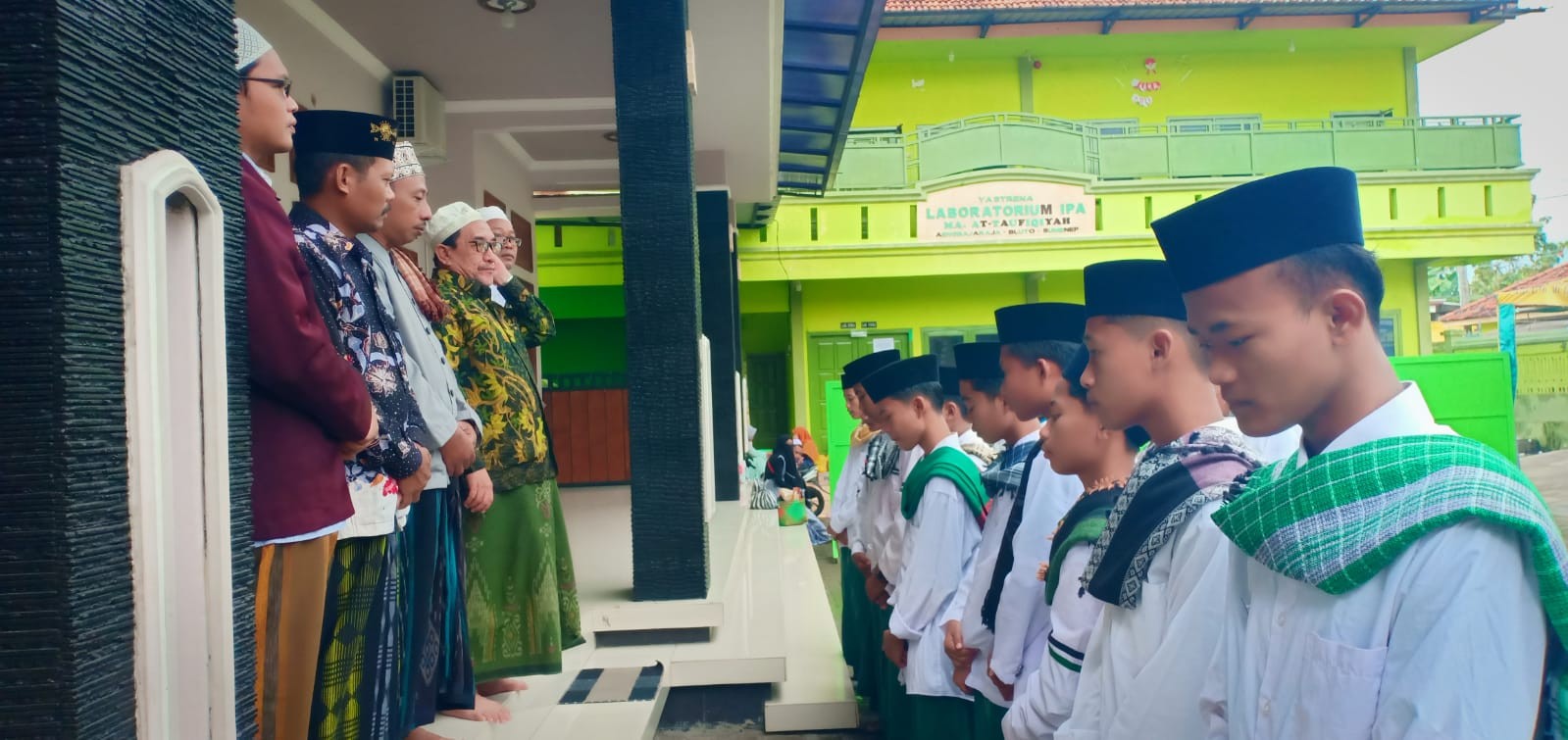 KEREN! MTS AT TAUFIQIYAH MENGUTUS SISWA KELAS AKHIR UNTUK PRAKTEK BILAL